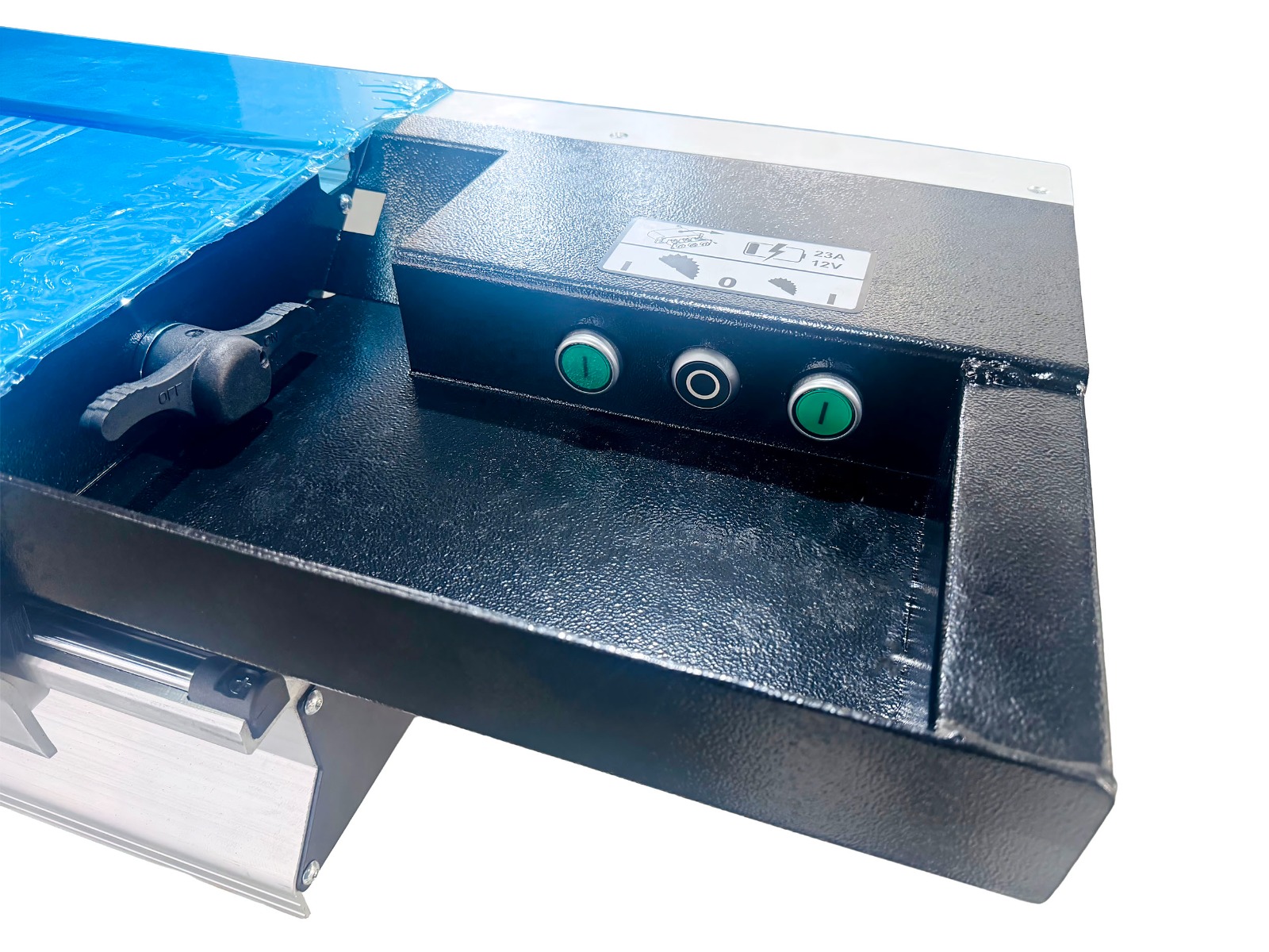 Włączniki w stole przesuwnym start/stop dla tarczy głównej i podcinaka do piły formatowej REMA FX400 Pro-Cut